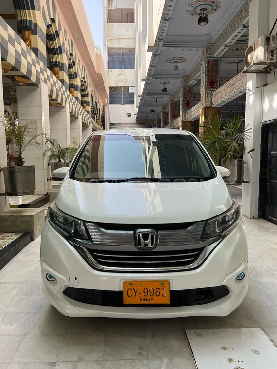 Honda Freed 2017 for Sale in Karachi Image-1