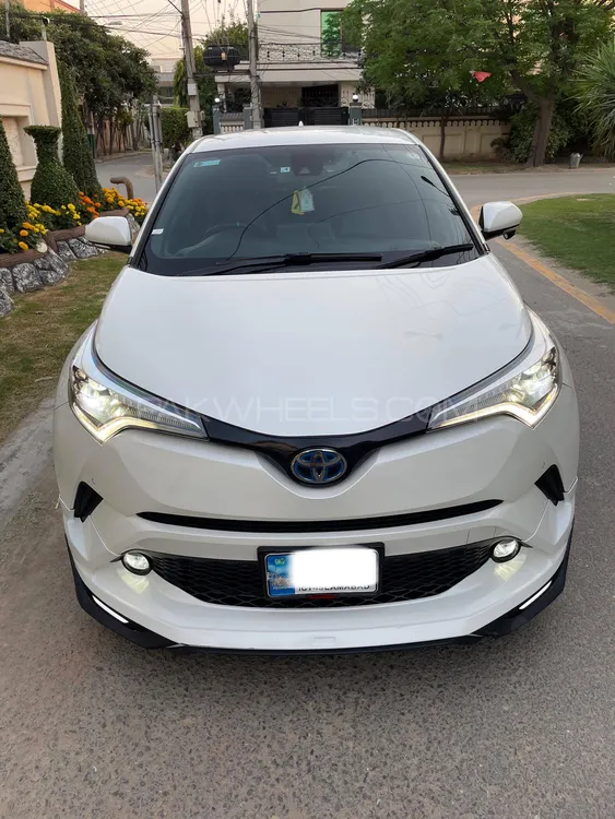 Toyota C-HR 2019 for Sale in Islamabad Image-1