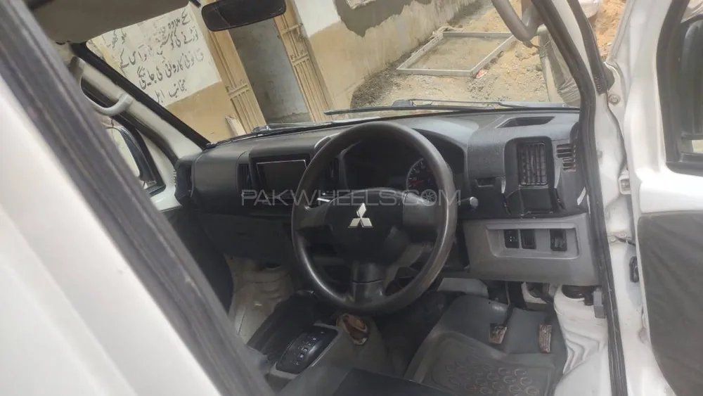 Mitsubishi Minicab 2011 for Sale in Karachi Image-1