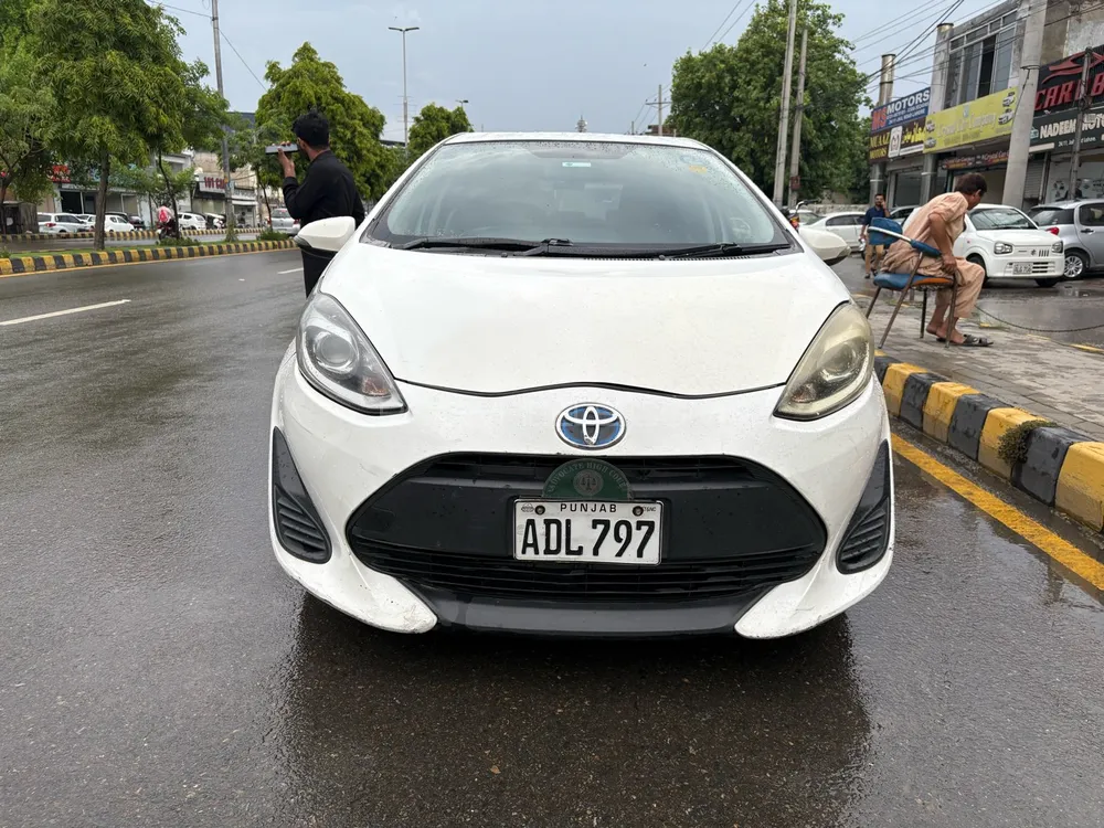 Toyota Aqua 2017 for Sale in Lahore Image-1