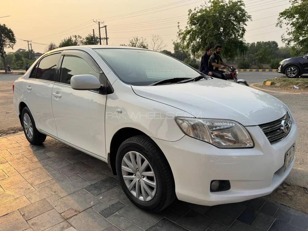 Toyota Corolla Axio 2007 for Sale in Lahore Image-1