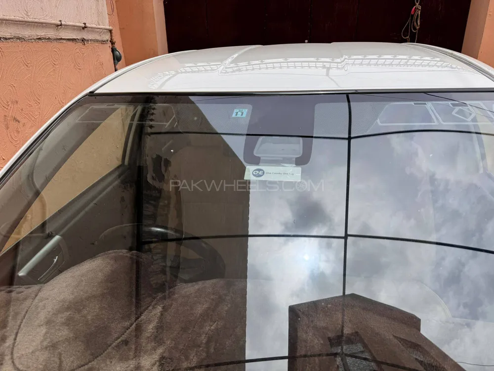 Toyota Corolla Axio 2015 for Sale in Karachi Image-1