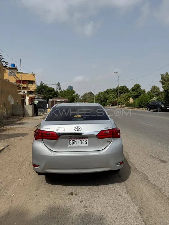 Toyota Corolla 2016 for Sale in Karachi Image-1