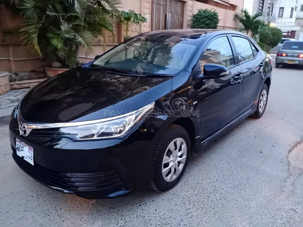 Toyota Corolla 2018 for Sale in Karachi Image-1