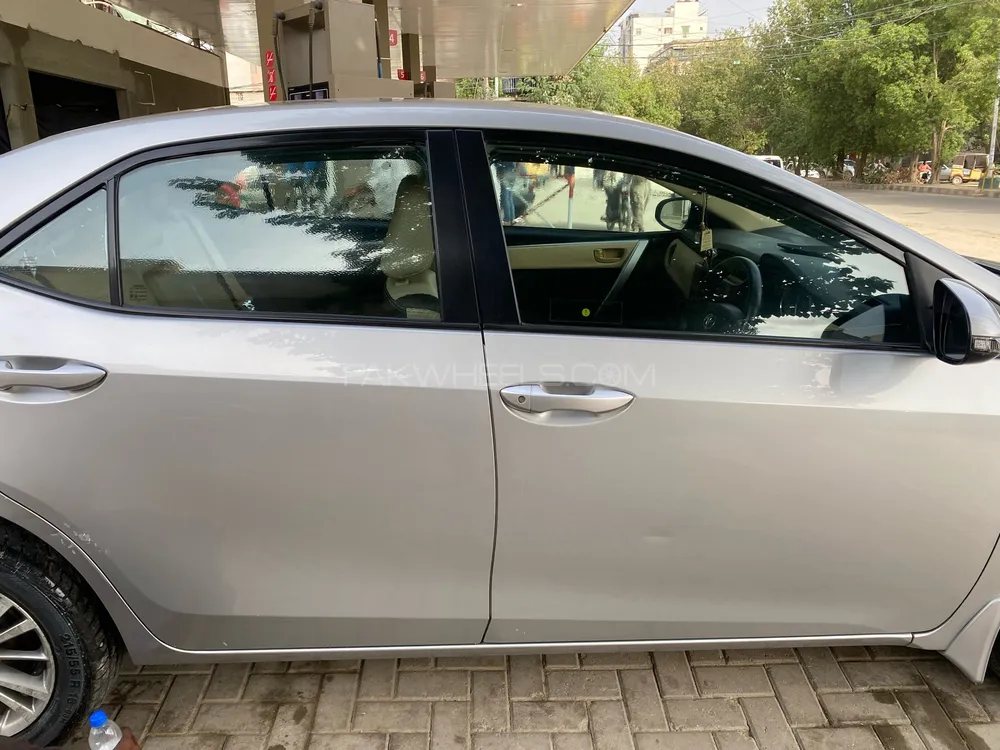 Toyota Corolla 2018 for Sale in Karachi Image-1