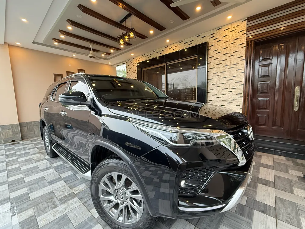 Toyota Fortuner 2021 for Sale in Islamabad Image-1