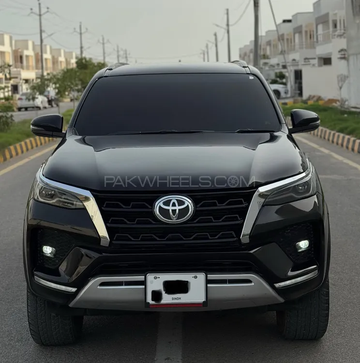 Toyota Fortuner 2021 for Sale in Karachi Image-1