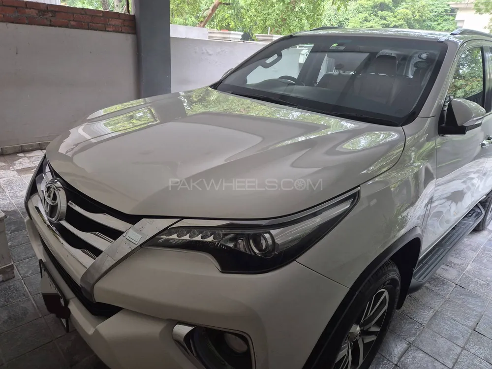 Toyota Fortuner 2017 for Sale in Lahore Image-1