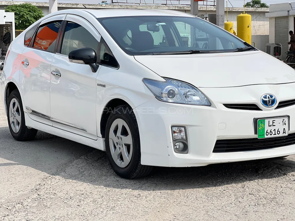 Toyota Prius 2011 for Sale in Islamabad Image-1