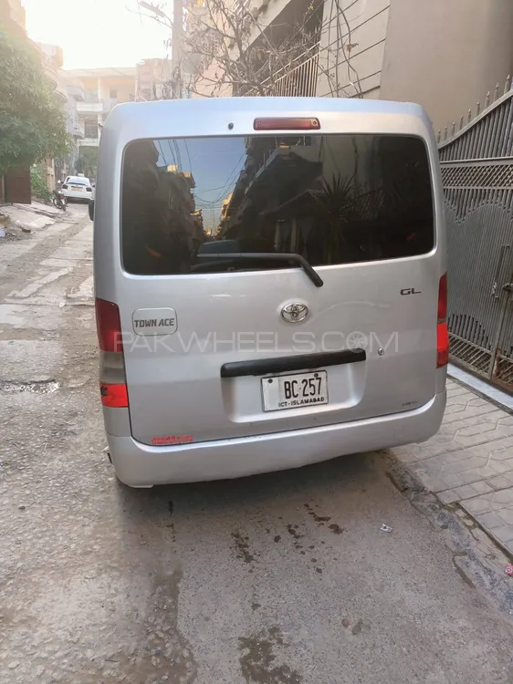 Toyota Town Ace 2014 for Sale in Islamabad Image-1
