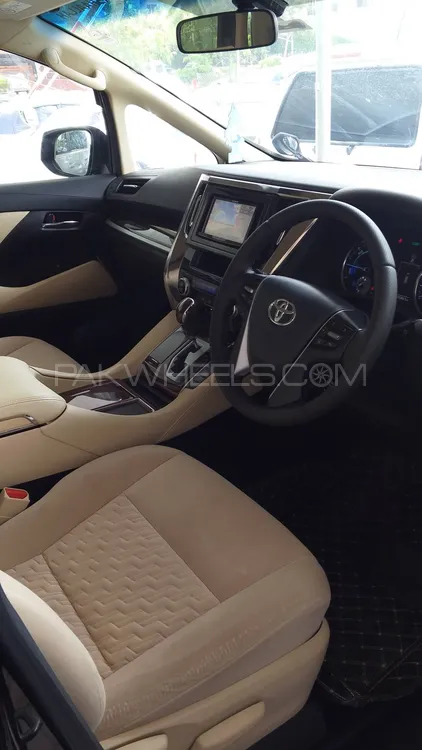Toyota Vellfire 2016 for Sale in Islamabad Image-1