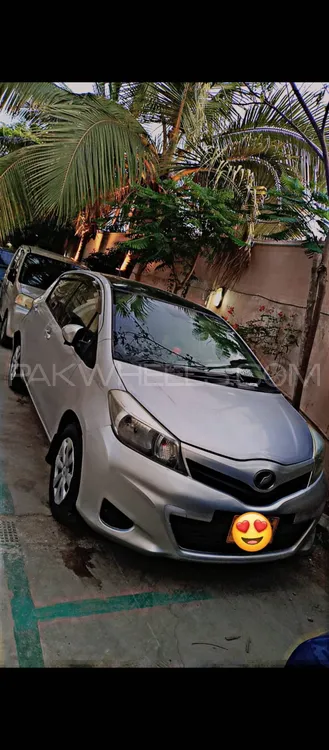 Toyota Vitz 2011 for Sale in Karachi Image-1