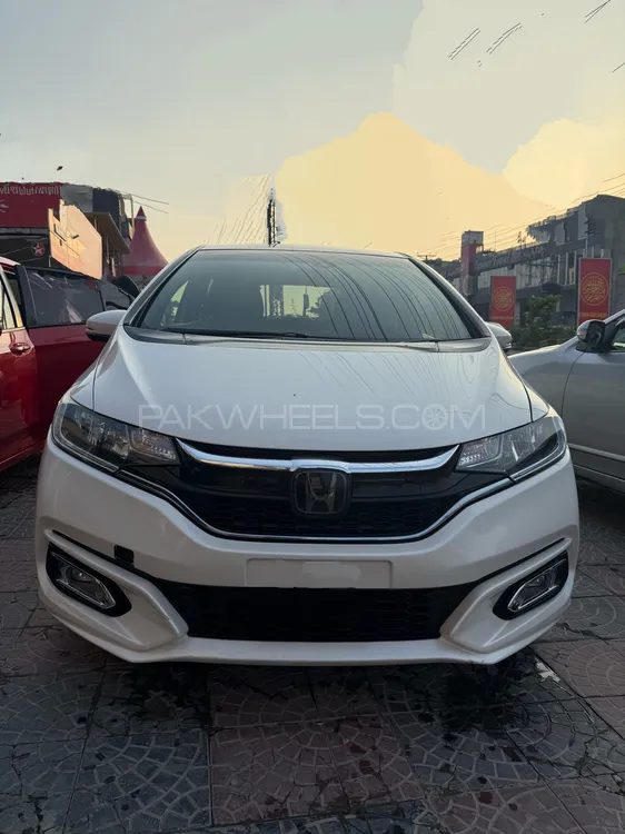 Honda Fit 2017 for Sale in Islamabad Image-1