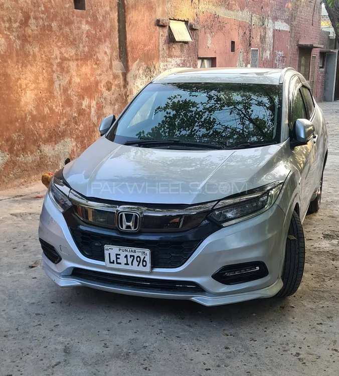 Honda Vezel 2014 for Sale in Lahore Image-1
