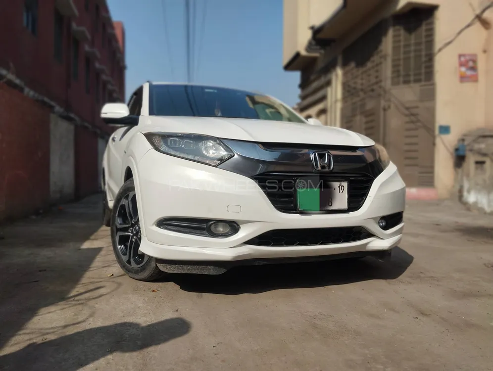 Honda Vezel 2013 for Sale in Lahore Image-1