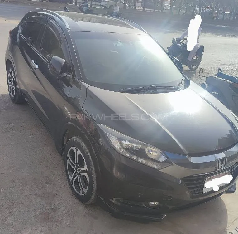 Honda Vezel 2015 for Sale in Karachi Image-1