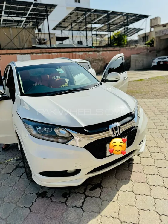 Honda Vezel 2015 for Sale in Islamabad Image-1
