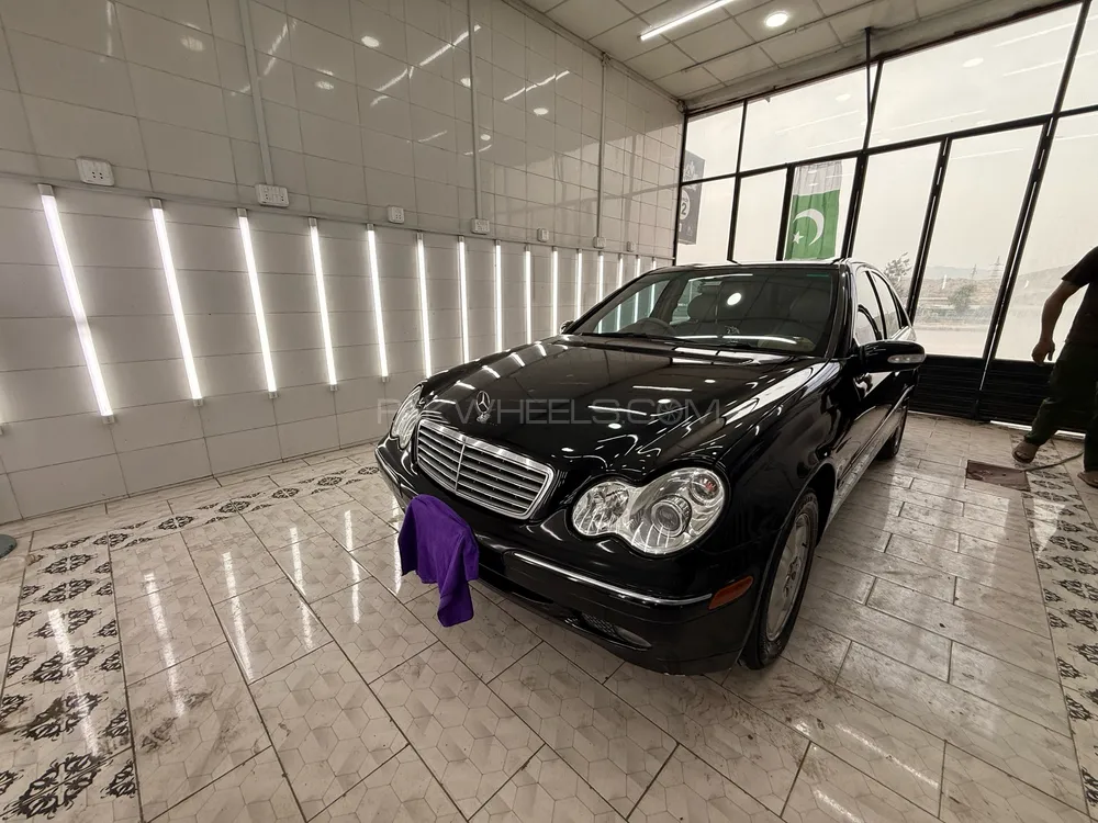 Mercedes Benz C Class 2002 for Sale in Islamabad Image-1