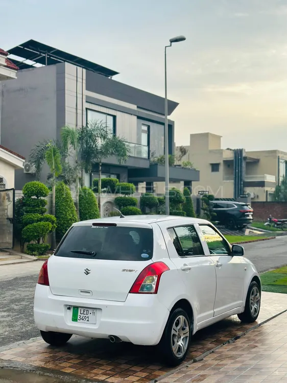 Suzuki Swift 2011 for Sale in Lahore Image-1