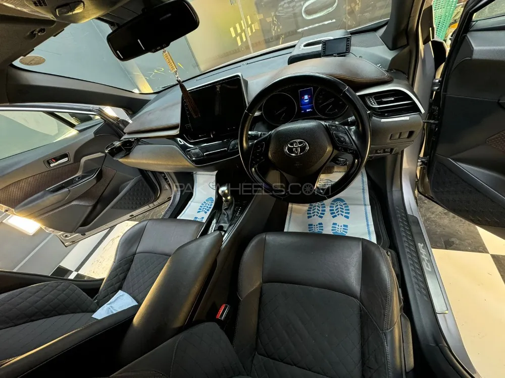Toyota C-HR 2022 for Sale in Karachi Image-1