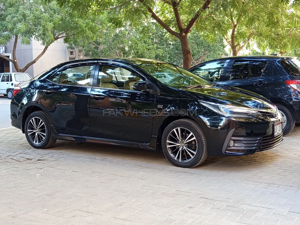 Toyota Corolla 2018 for Sale in Karachi Image-1