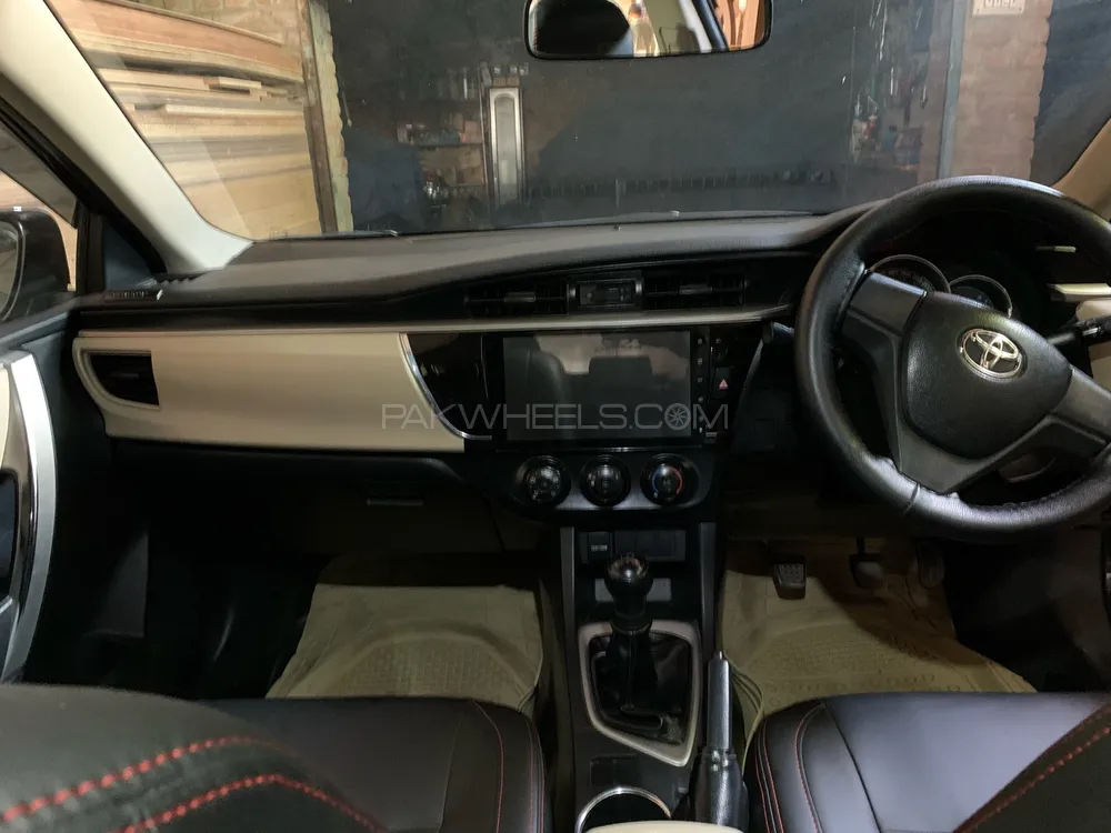Toyota Corolla 2015 for Sale in Gujrat Toyota Corolla 2015 for Sale in Gujrat Image-8