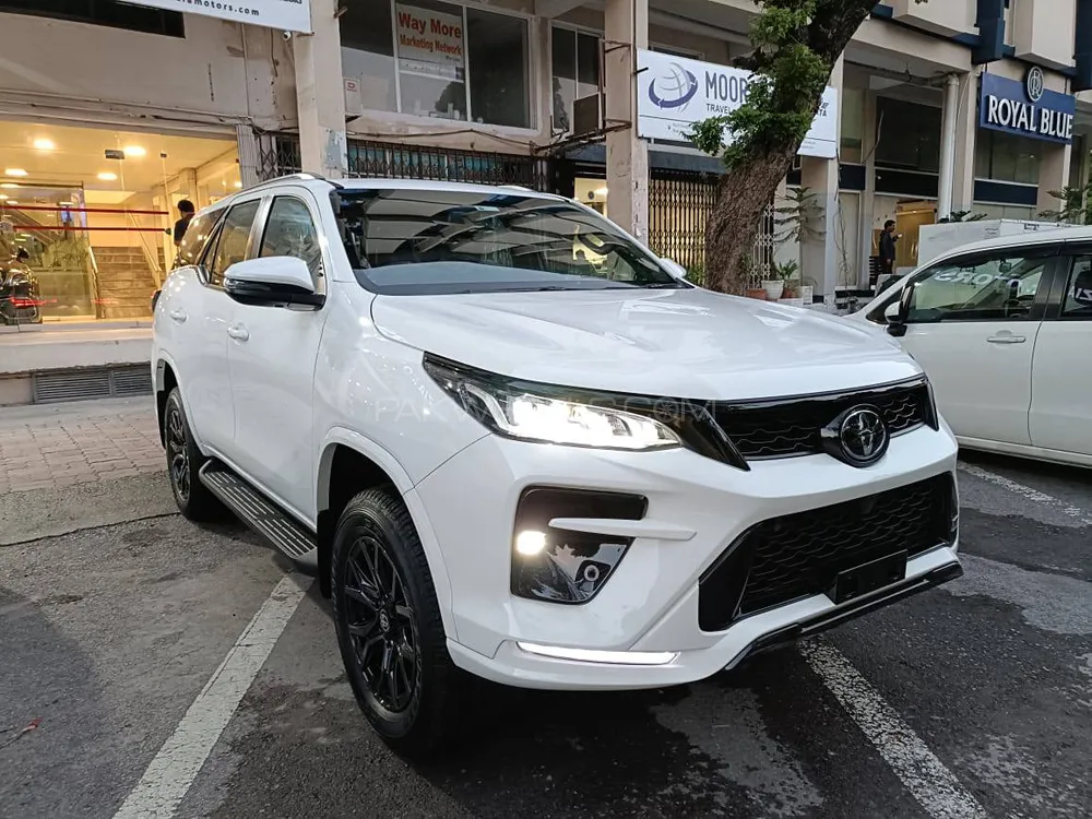 Toyota Fortuner 2025 for Sale in Islamabad Image-1