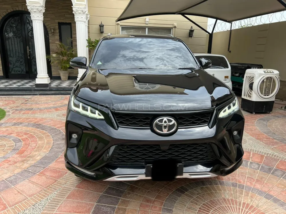 Toyota Fortuner 2023 for Sale in Karachi Image-1