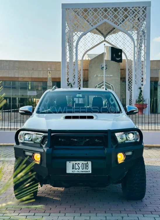 Toyota Hilux 2017 for Sale in Islamabad Image-1