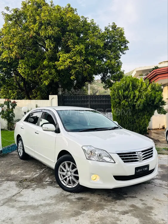 Toyota Premio 2011 for Sale in Islamabad Image-1