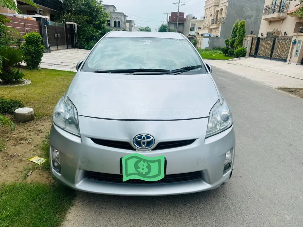 Toyota Prius 2011 for Sale in Lahore Image-1