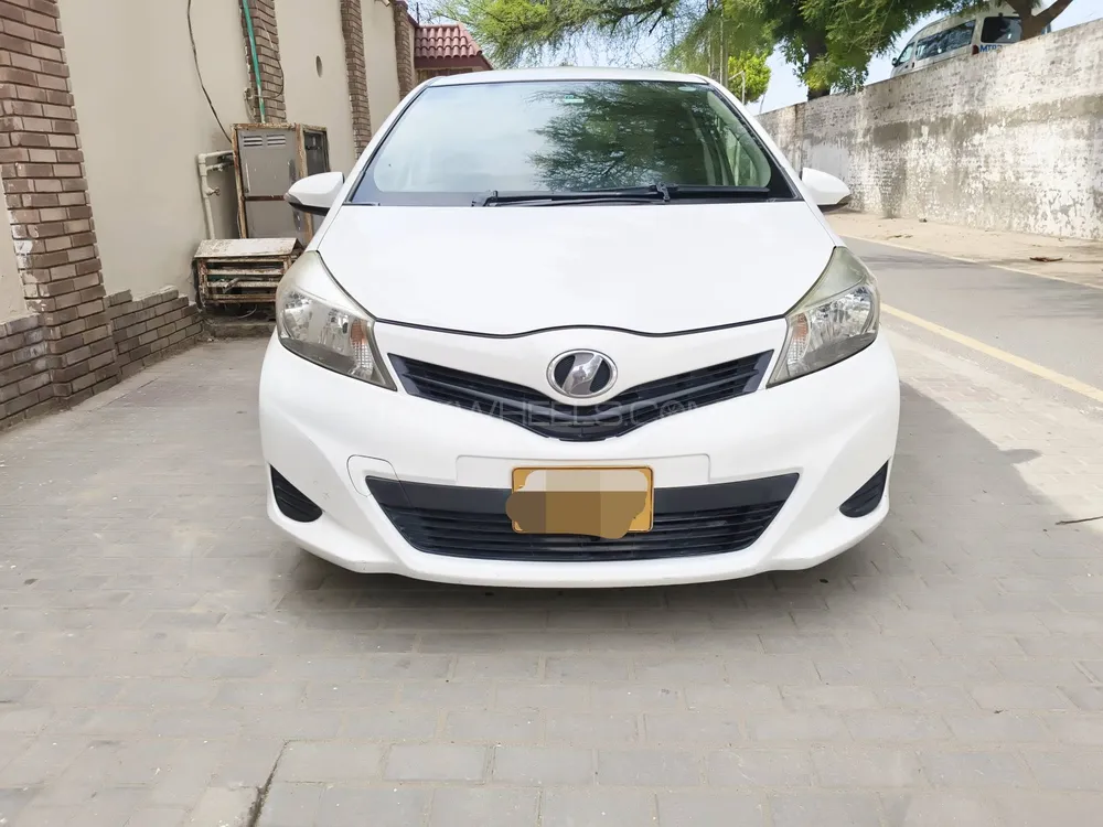 Toyota Vitz 2012 for Sale in Rahim Yar Khan Image-1