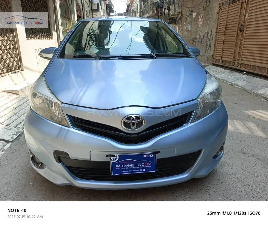 Toyota Vitz 2013 for Sale in Lahore Image-1