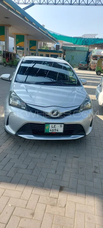 Toyota Vitz 2014 for Sale in Peshawar Image-1