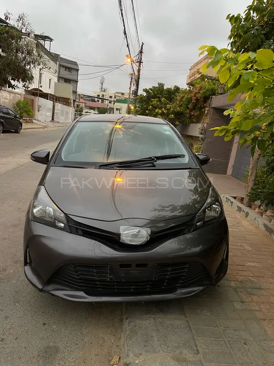 Toyota Vitz 2014 for Sale in Karachi Image-1