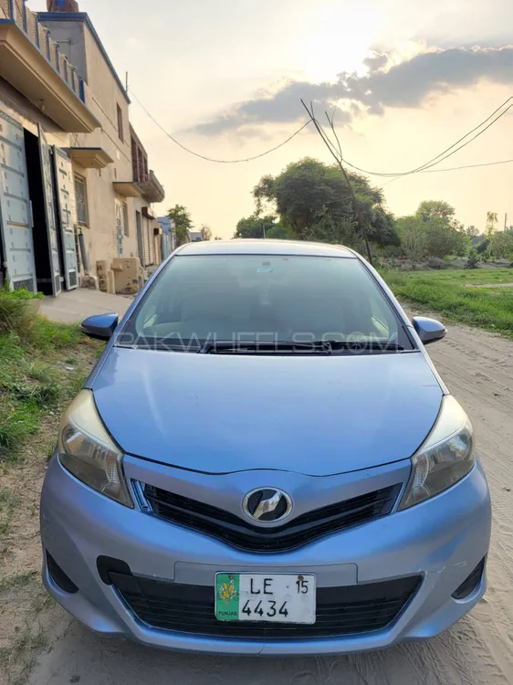 Toyota Vitz 2015 for Sale in Chowk munda Image-1