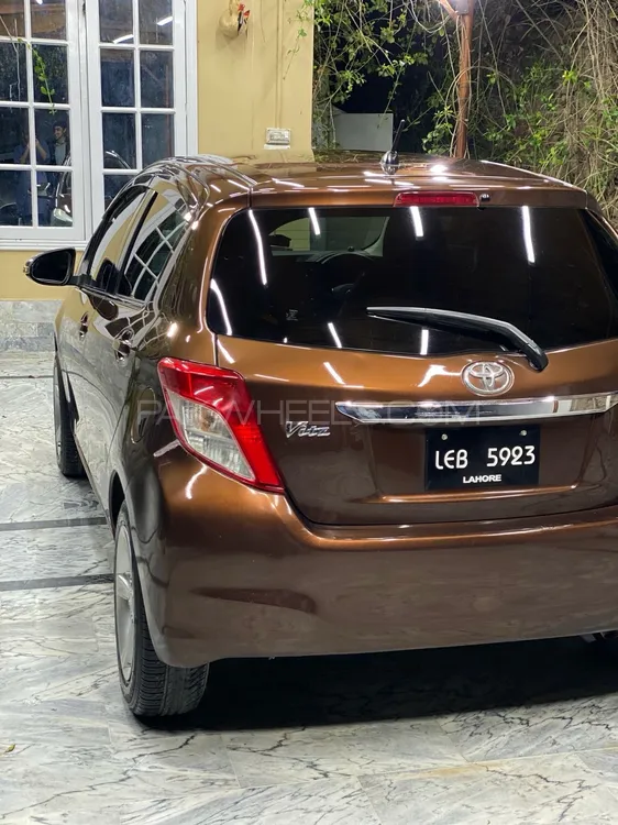 Toyota Vitz 2012 for Sale in Islamabad Image-1