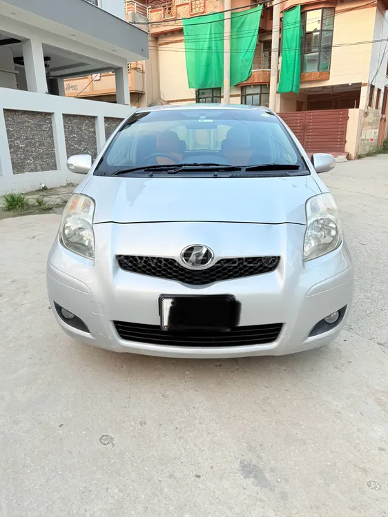 Toyota Vitz 2010 for Sale in Islamabad Image-1