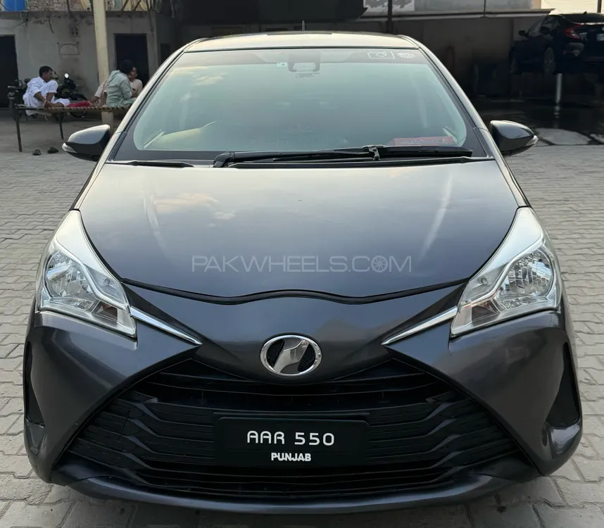 Toyota Vitz 2017 for Sale in Lahore Image-1