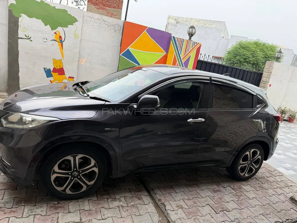 Honda Vezel 2016 for Sale in Lahore Image-1