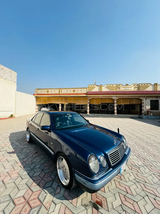Mercedes Benz E Class 1998 for Sale in Peshawar Mercedes Benz E Class 1998 for Sale in Peshawar Image-4