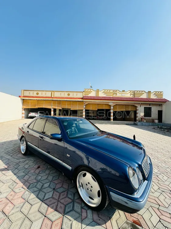 Mercedes Benz E Class 1998 for Sale in Peshawar Mercedes Benz E Class 1998 for Sale in Peshawar Image-5