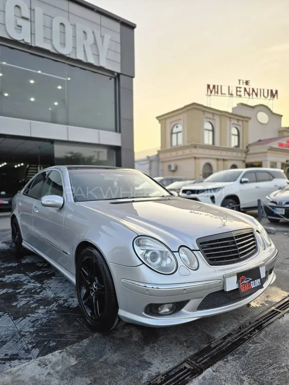 Mercedes Benz E Class 2004 for Sale in Islamabad Image-1