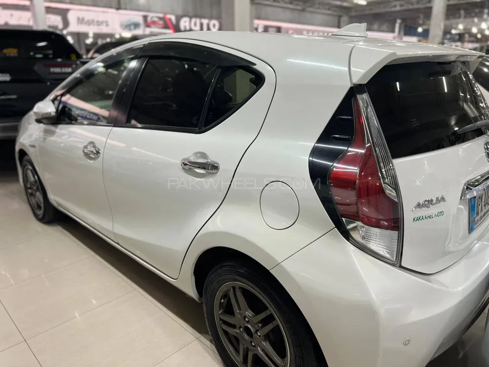 Toyota Aqua 2016 for Sale in Peshawar Image-1