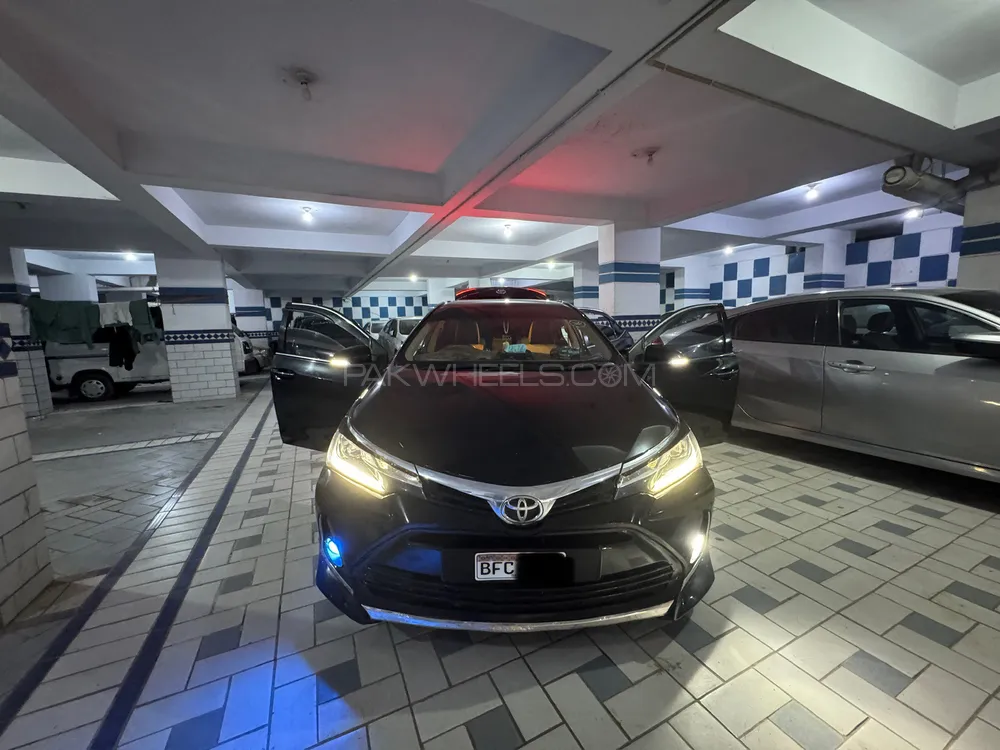 Toyota Corolla 2016 for Sale in Karachi Image-1