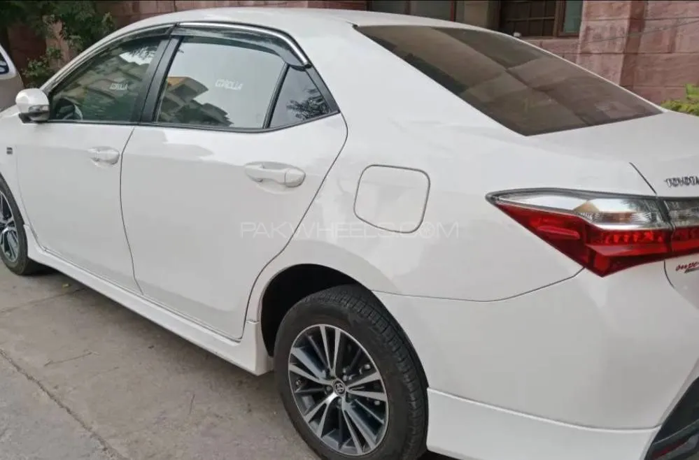 Toyota Corolla 2021 for Sale in Islamabad Image-1