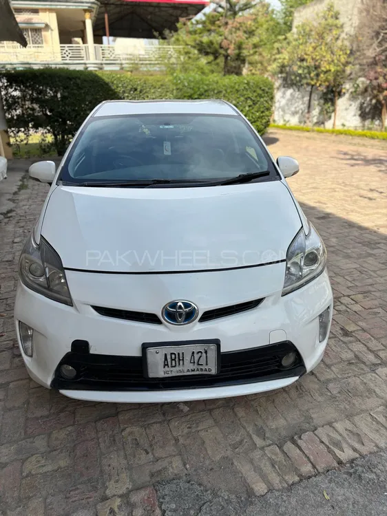 Toyota Prius 2013 for Sale in Haripur Image-1
