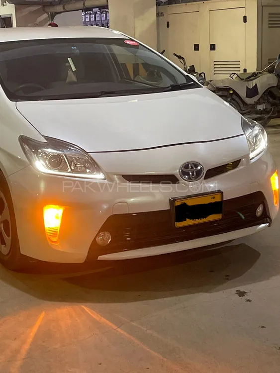 Toyota Prius 2014 for Sale in Karachi Image-1