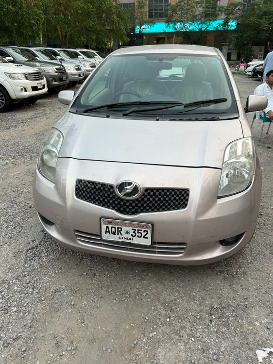 Toyota Vitz 2005 for Sale in Karachi Image-1