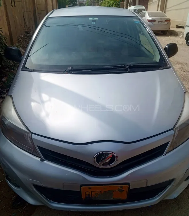 Toyota Vitz 2012 for Sale in Karachi Image-1